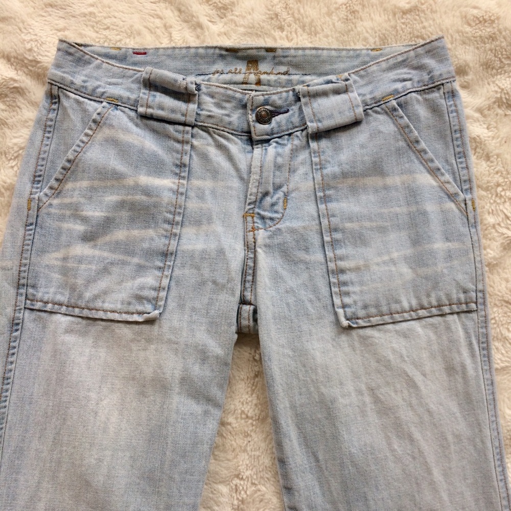 Seven for all Mankind light blue straight leg S26